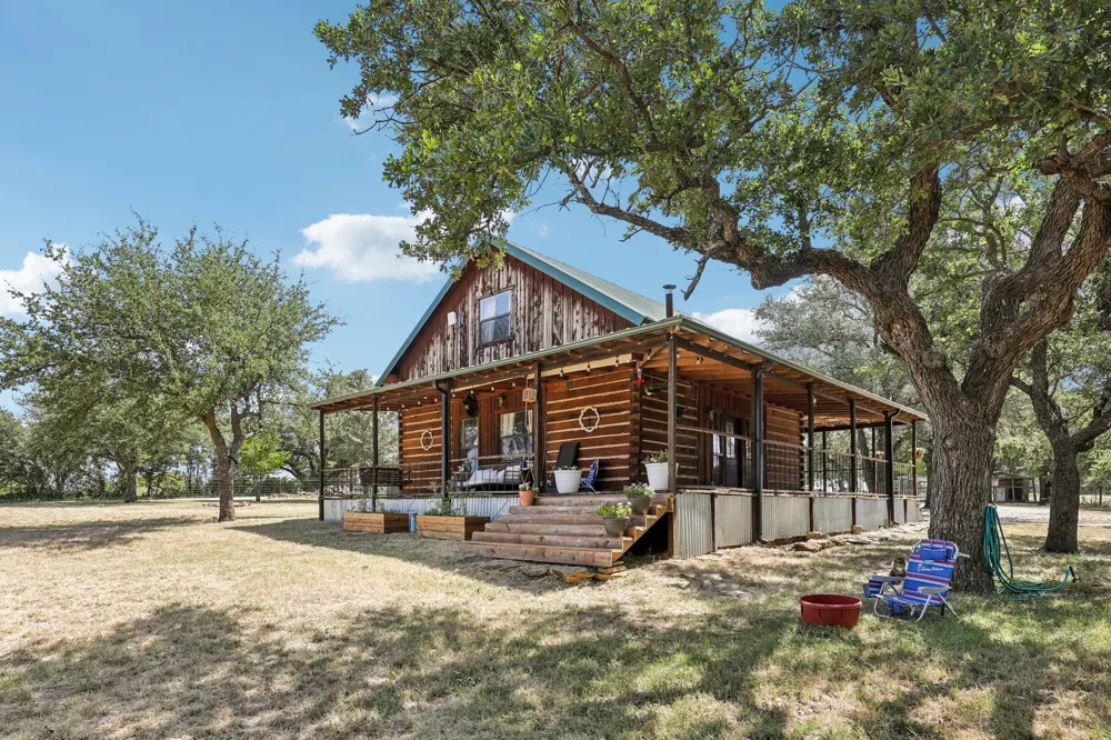 194 County Road 3825 Bridgeport, TX 76426