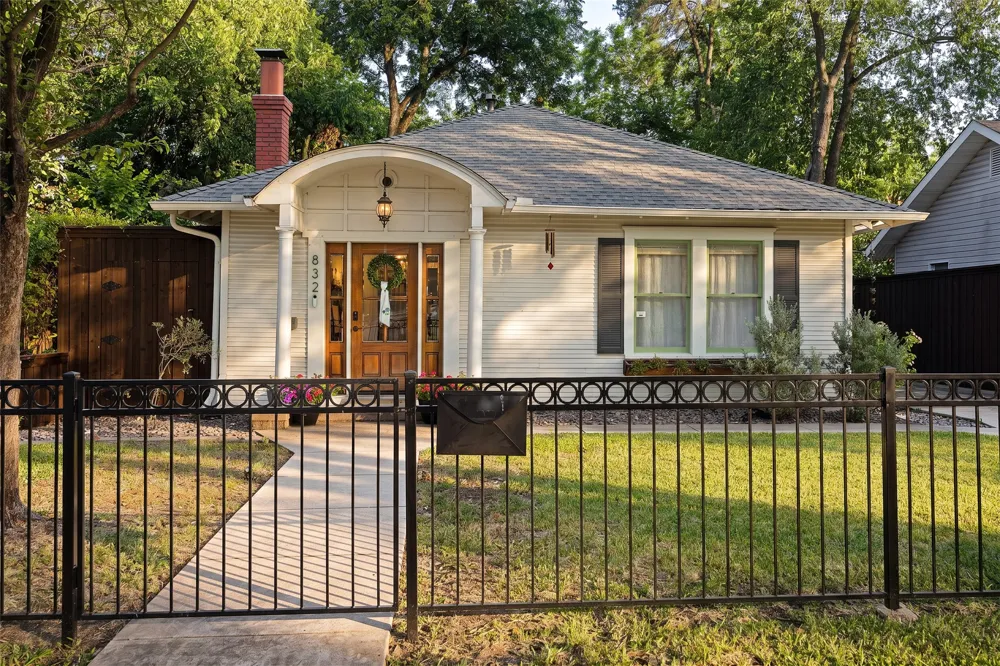 832 Winnetka Avenue Dallas, TX 75208