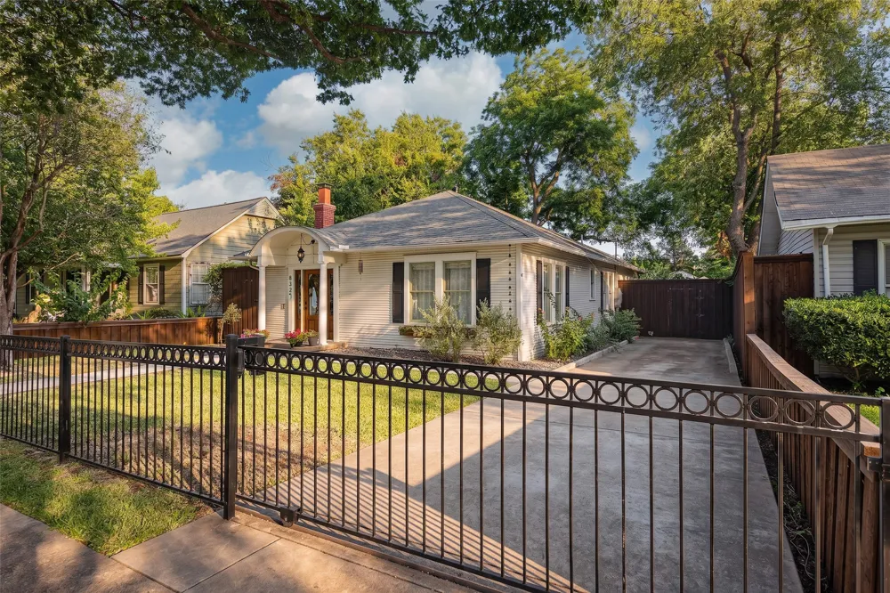 832 Winnetka Avenue Dallas, TX 75208