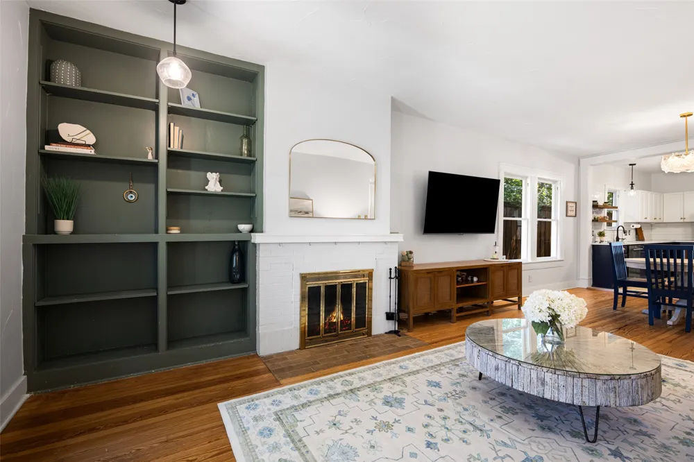 832 Winnetka Avenue Dallas, TX 75208