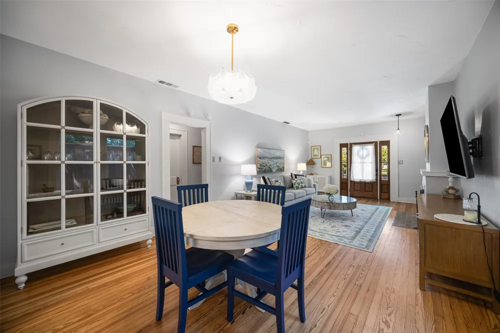 832 Winnetka Avenue Dallas, TX 75208