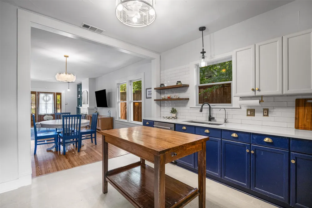 832 Winnetka Avenue Dallas, TX 75208