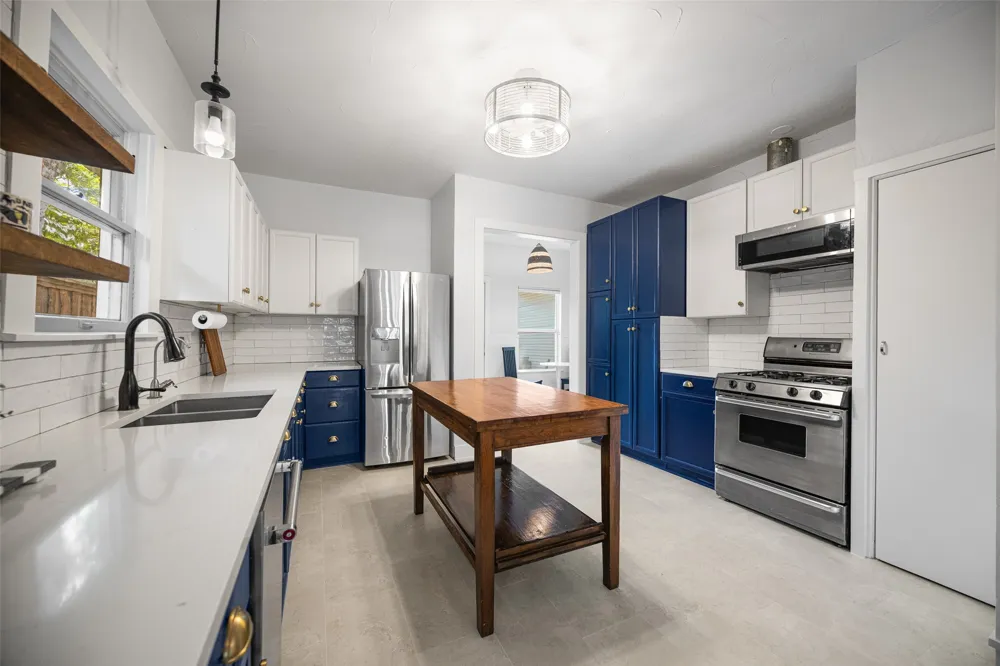 832 Winnetka Avenue Dallas, TX 75208