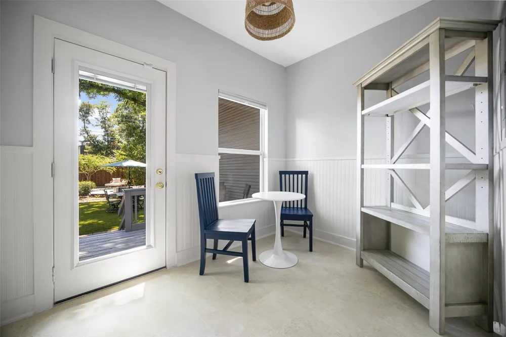 832 Winnetka Avenue Dallas, TX 75208