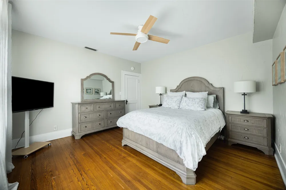 832 Winnetka Avenue Dallas, TX 75208
