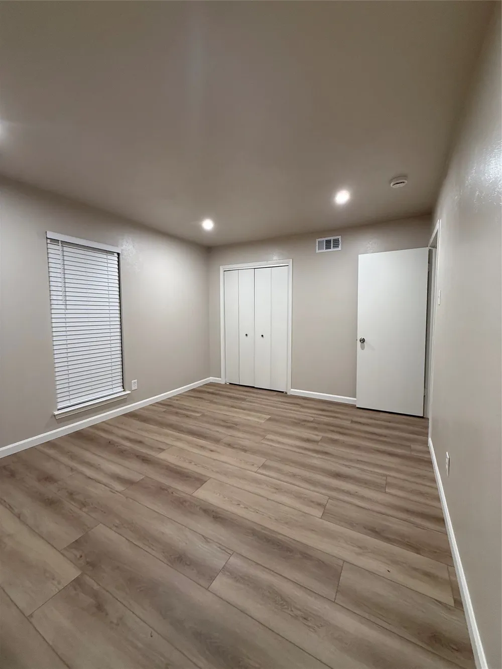 902 S Weatherred Drive #902F Richardson, TX 75080