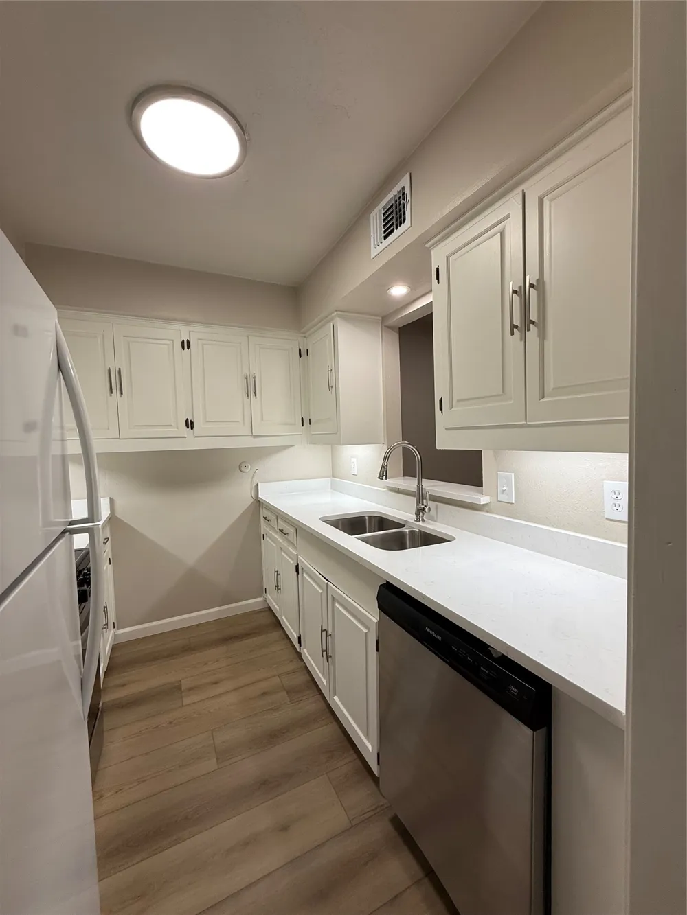 902 S Weatherred Drive #902F Richardson, TX 75080