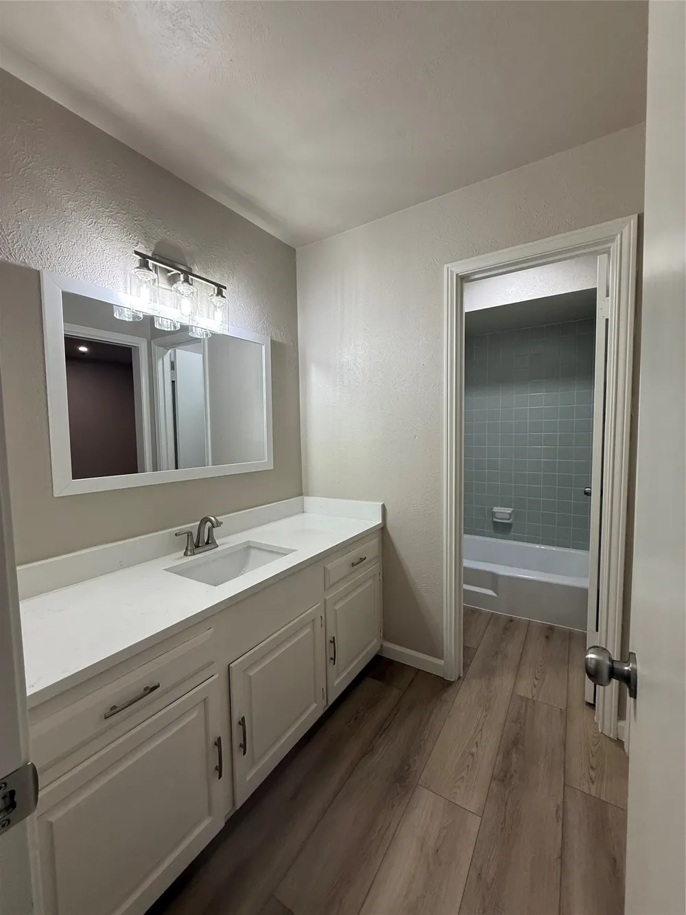 902 S Weatherred Drive #902F Richardson, TX 75080