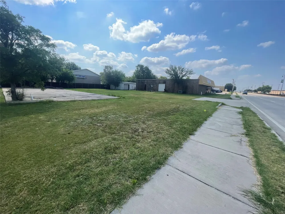 7320 Main Street The Colony, TX 75056