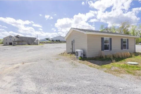 2060 Old Lebanon Dirt Rd