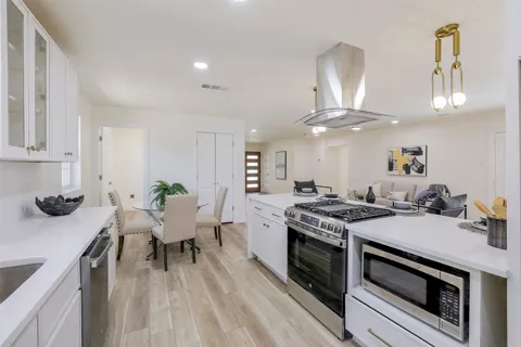 5610 Enchanted Lane