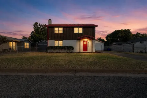 8615 Ronnie Street