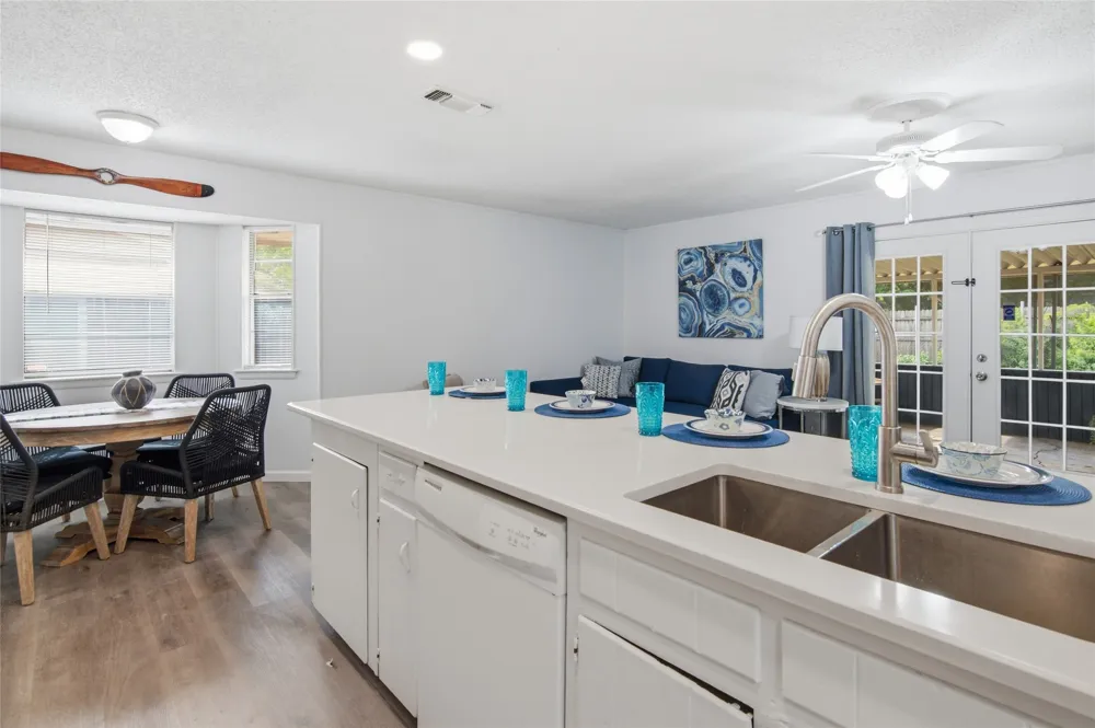 6017 Blueridge Drive Watauga, TX 76148