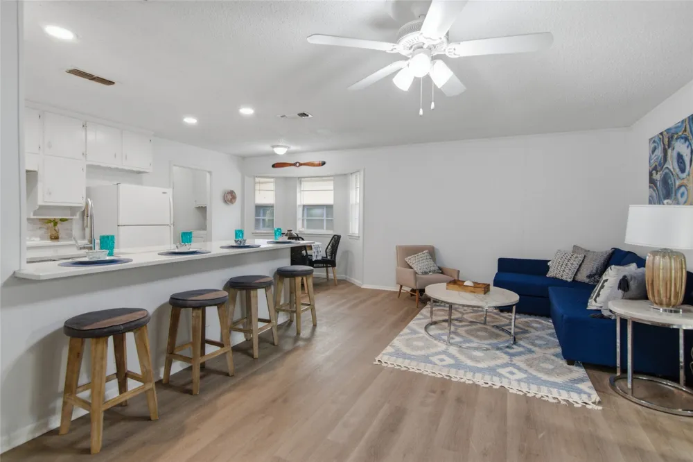 6017 Blueridge Drive Watauga, TX 76148
