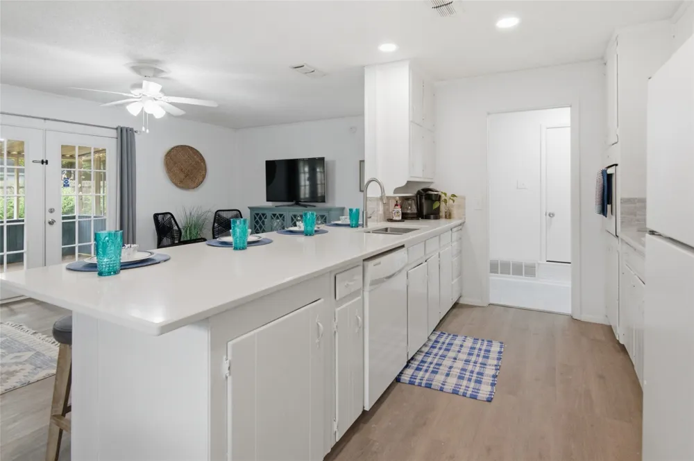 6017 Blueridge Drive Watauga, TX 76148
