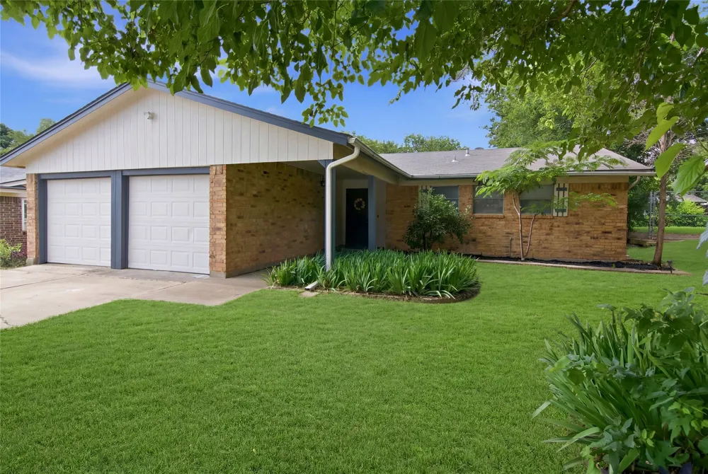 6017 Blueridge Drive Watauga, TX 76148