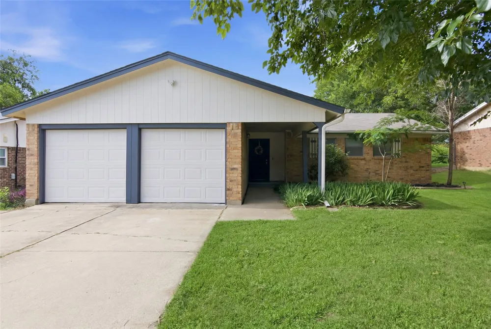 6017 Blueridge Drive Watauga, TX 76148