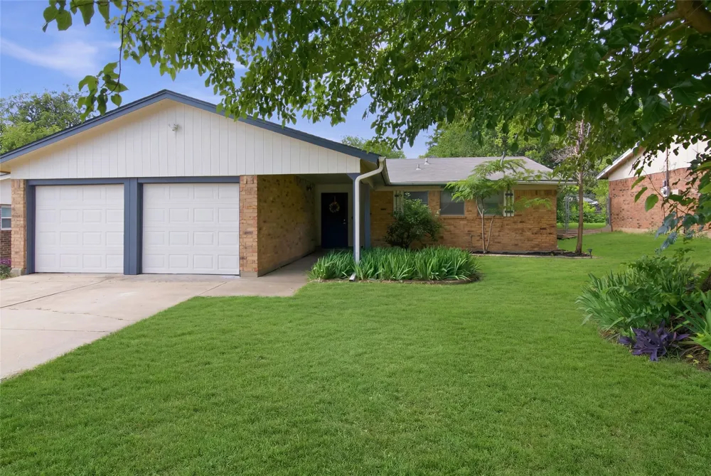 6017 Blueridge Drive Watauga, TX 76148