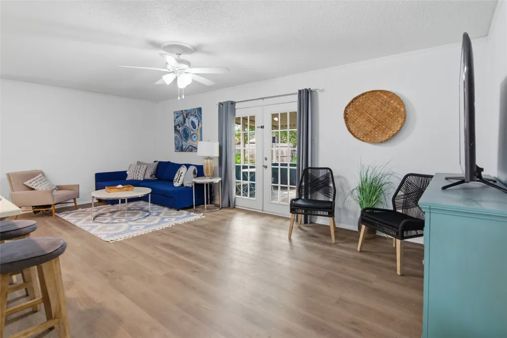 6017 Blueridge Drive Watauga, TX 76148