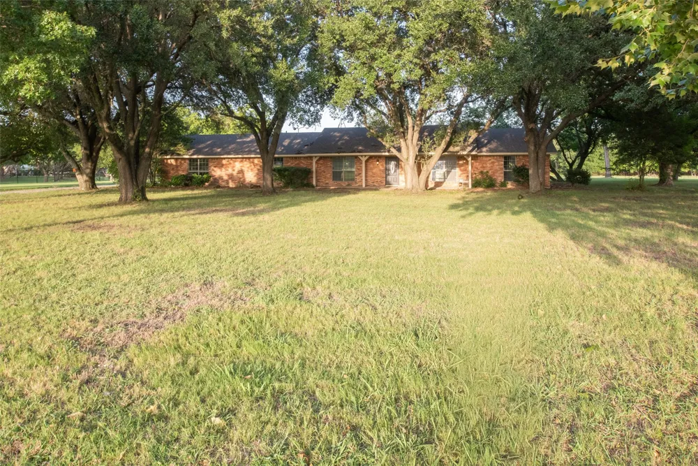 1850 Rock Ridge Road Lucas, TX 75002