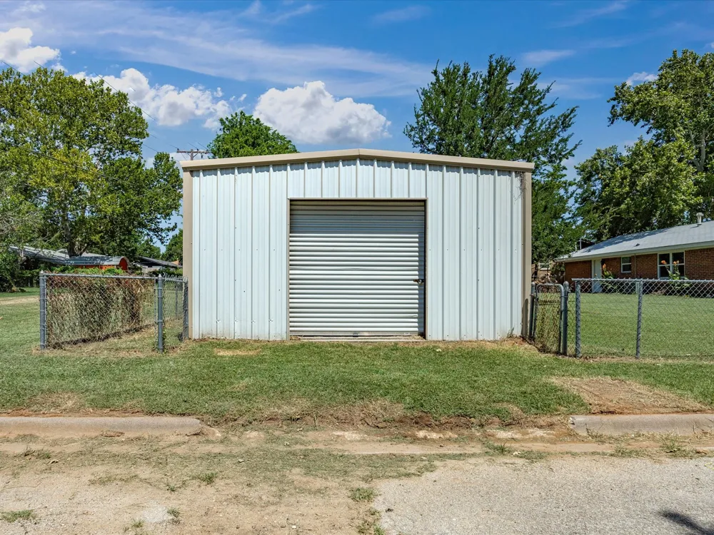 714 Decatur Street Bowie, TX 76230