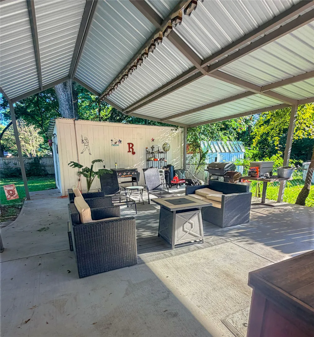 2124 Culbertson Street Paris, TX 75460