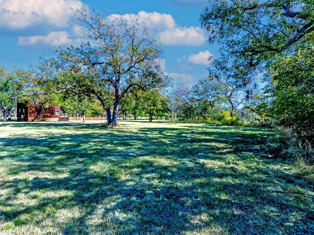 6108 Cottonwood Creek Road St Jo, TX 76265