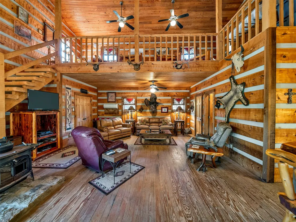 6108 Cottonwood Creek Road St Jo, TX 76265