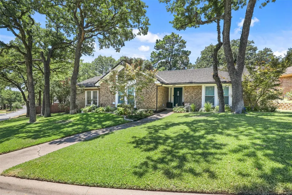5700 Stage Line Drive Arlington, TX 76017