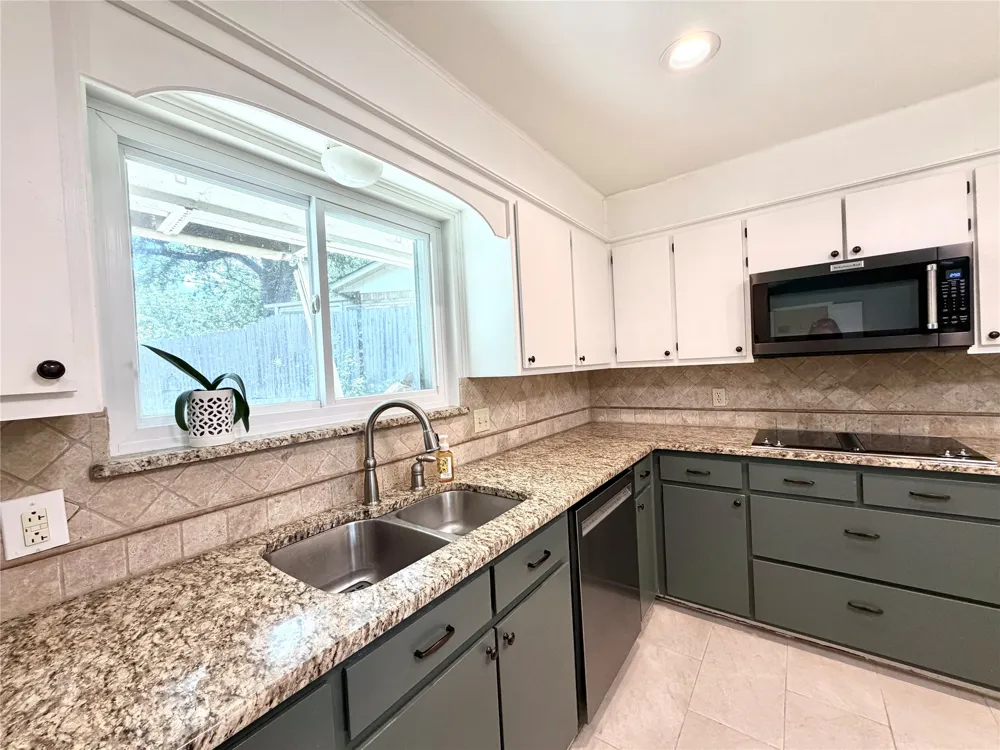 5700 Stage Line Drive Arlington, TX 76017