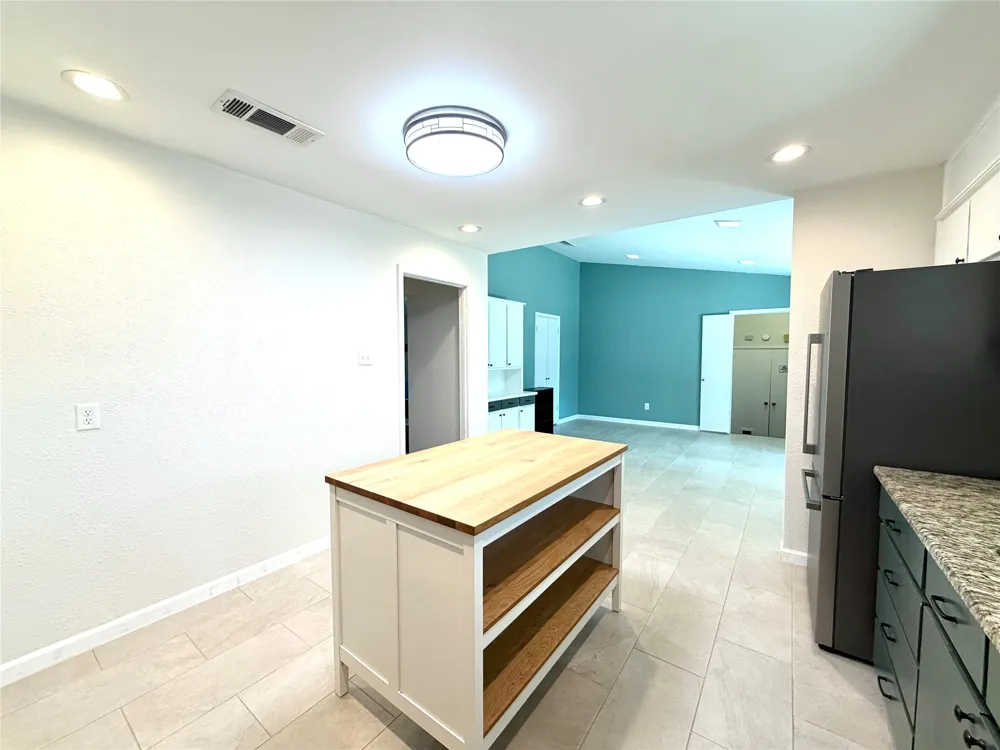 5700 Stage Line Drive Arlington, TX 76017