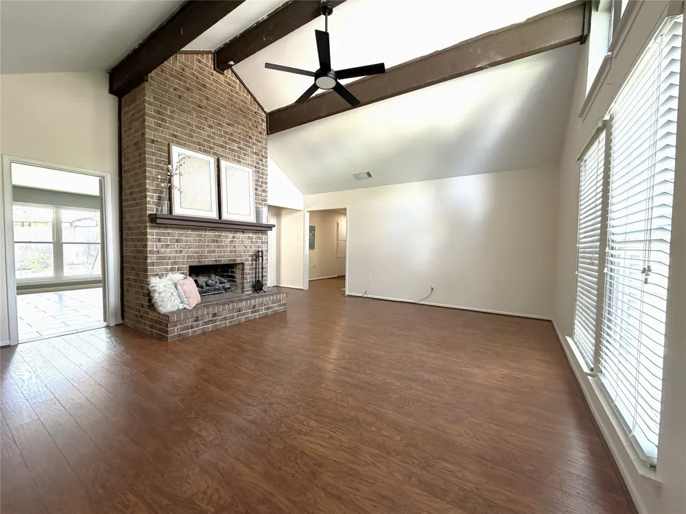 5700 Stage Line Drive Arlington, TX 76017