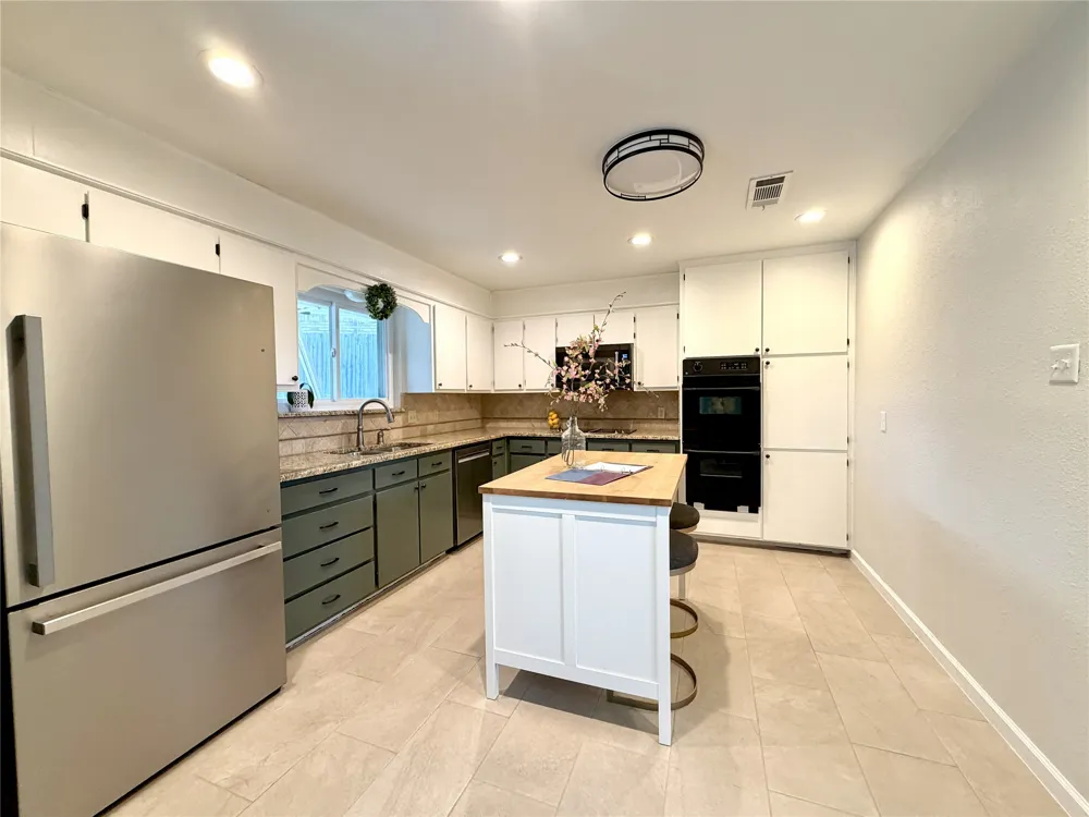5700 Stage Line Drive Arlington, TX 76017