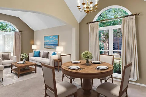 2221 Everglade Court