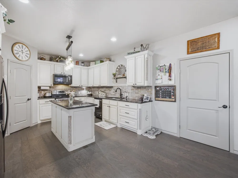 716 County Road 3241 Paradise, TX 76073