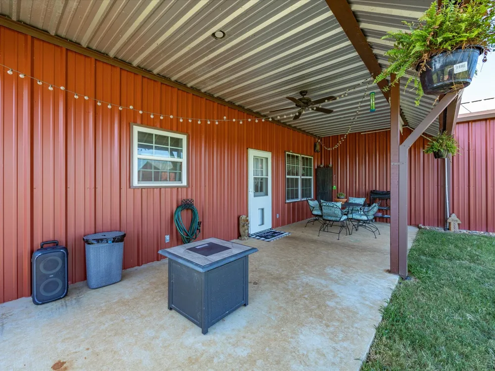 716 County Road 3241 Paradise, TX 76073