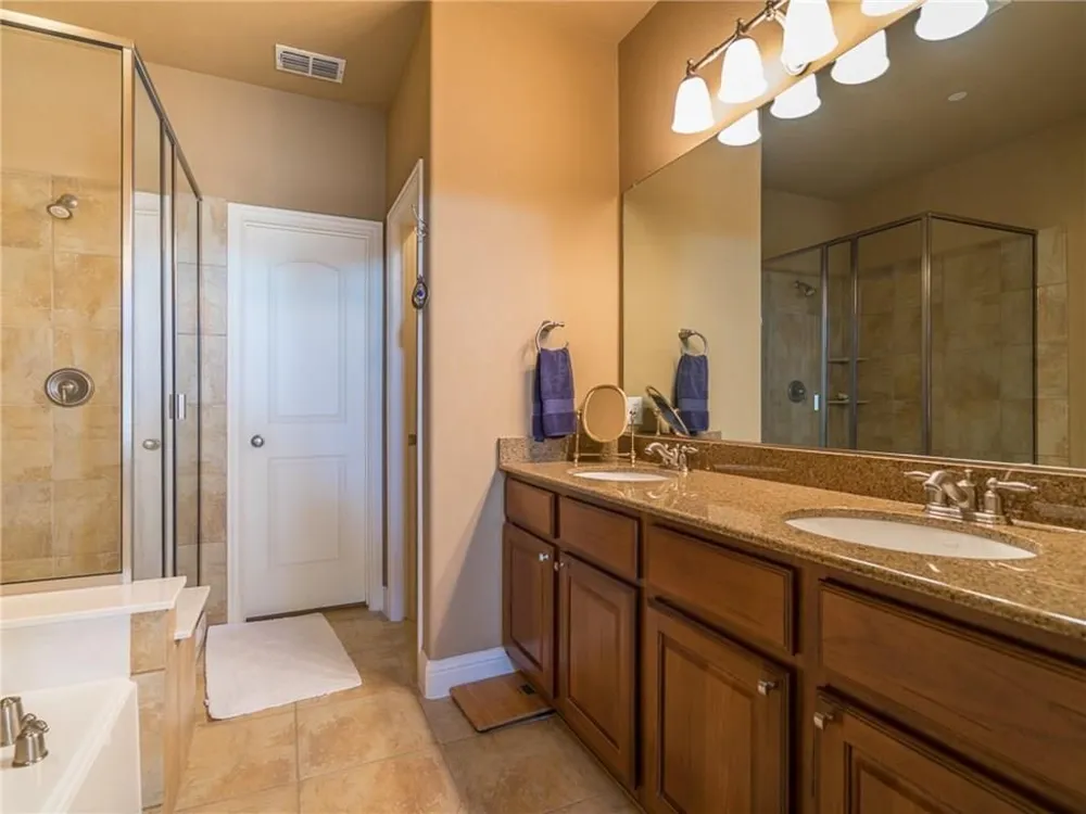 5733 Lois Lane Plano, TX 75024