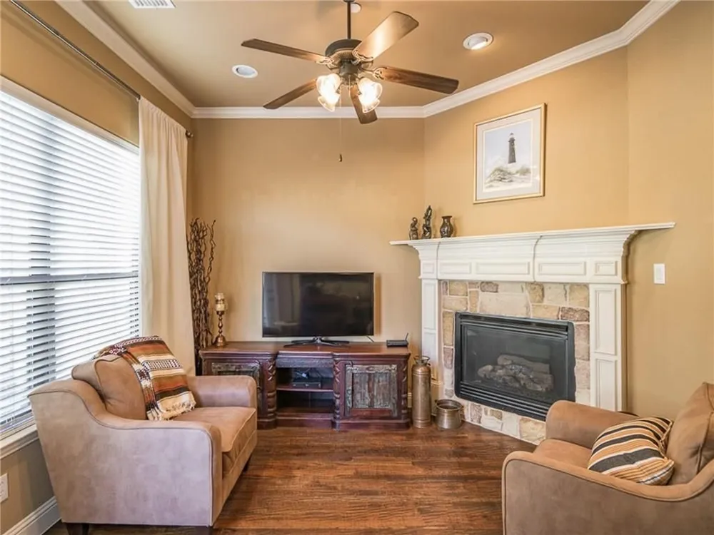 5733 Lois Lane Plano, TX 75024