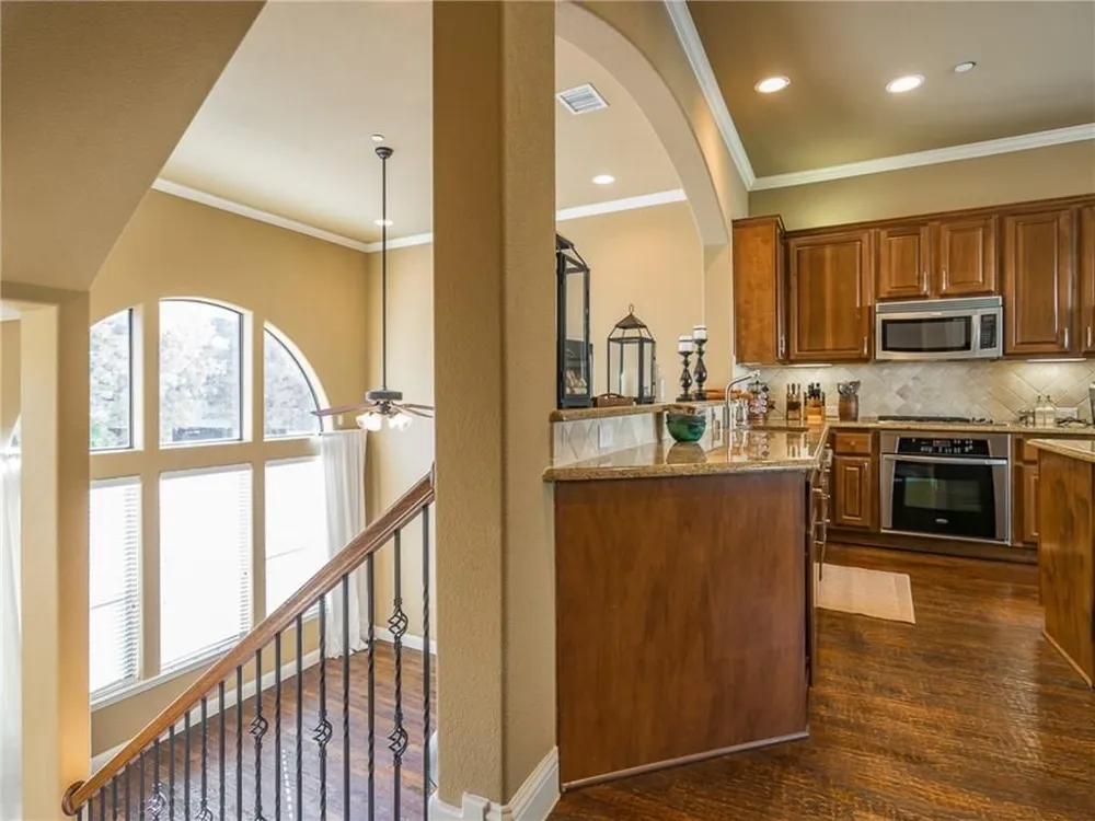 5733 Lois Lane Plano, TX 75024