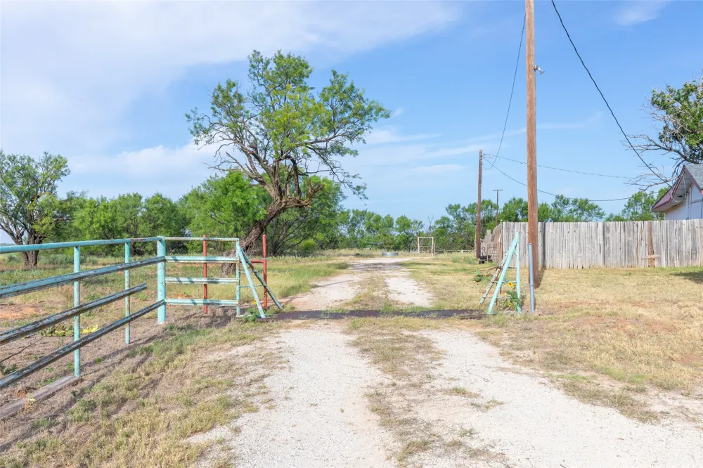 7449 FM 707 Anson, TX 79501