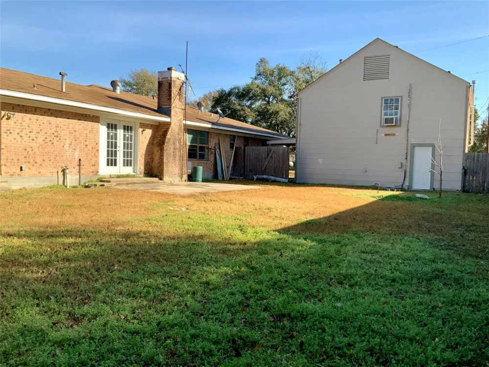 301 Travis Street Baytown, TX 77520