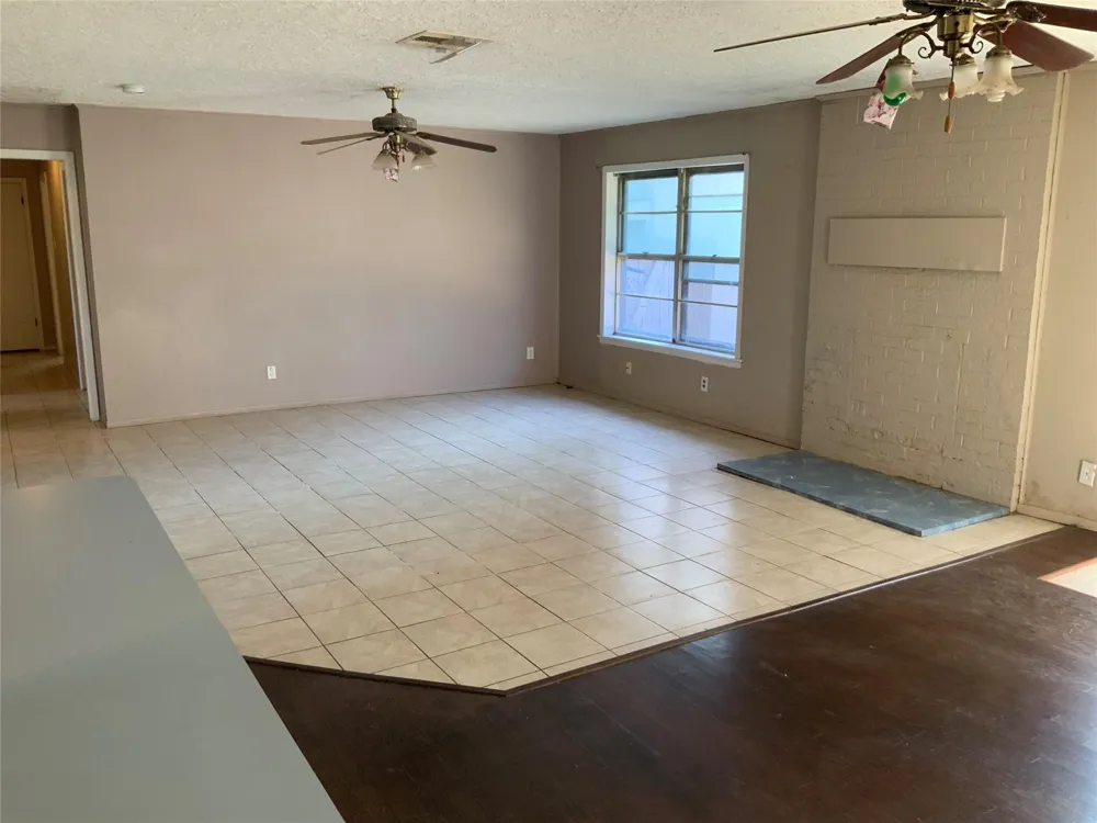301 Travis Street Baytown, TX 77520