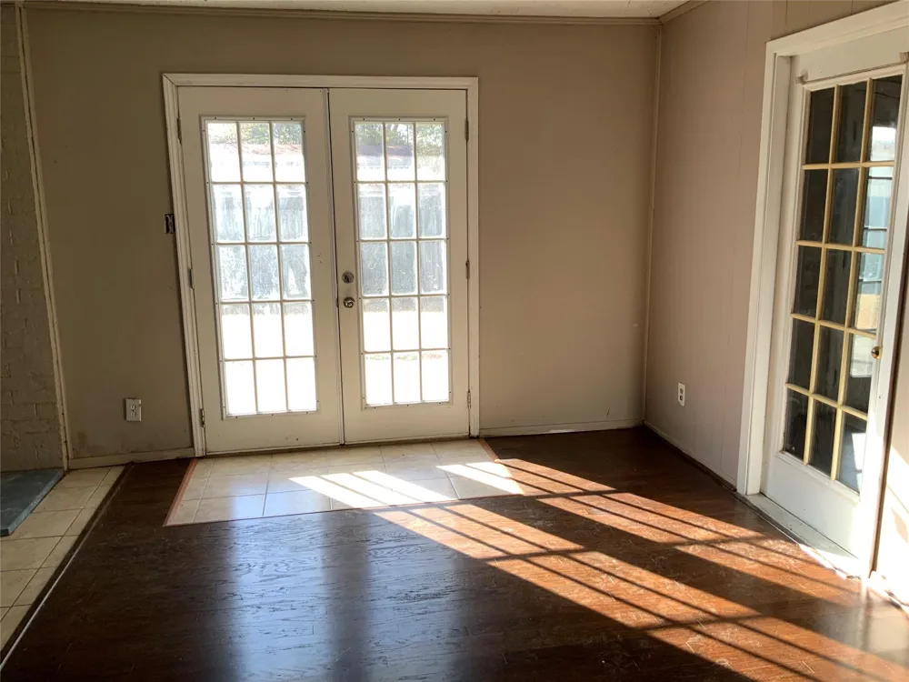301 Travis Street Baytown, TX 77520