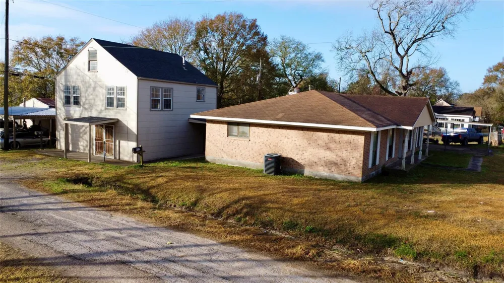 301 Travis Street Baytown, TX 77520