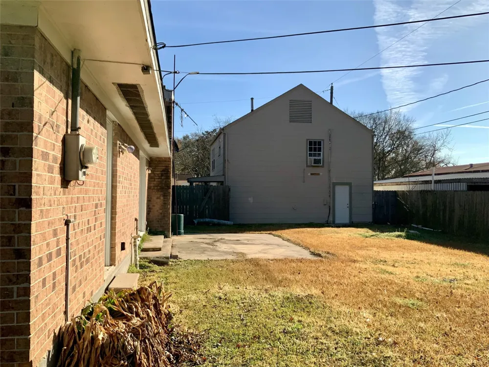 301 Travis Street Baytown, TX 77520