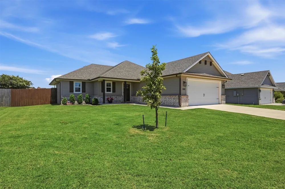 111 Mustang Drive Lindsay, TX 76240