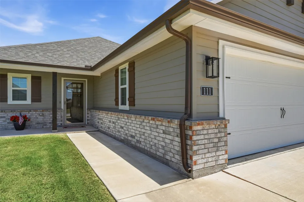 111 Mustang Drive Lindsay, TX 76240