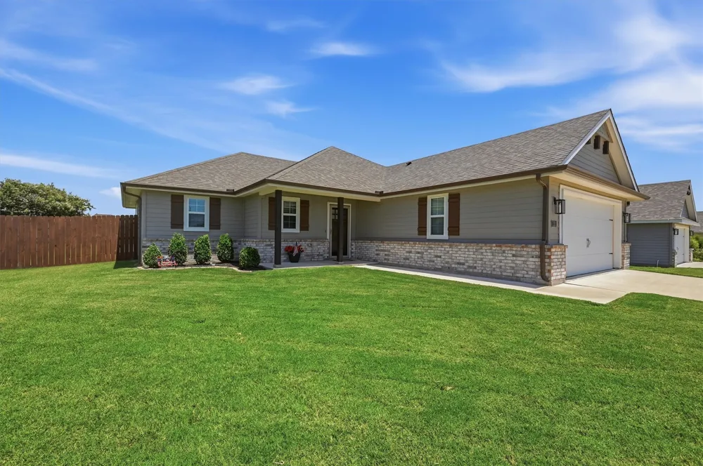 111 Mustang Drive Lindsay, TX 76240