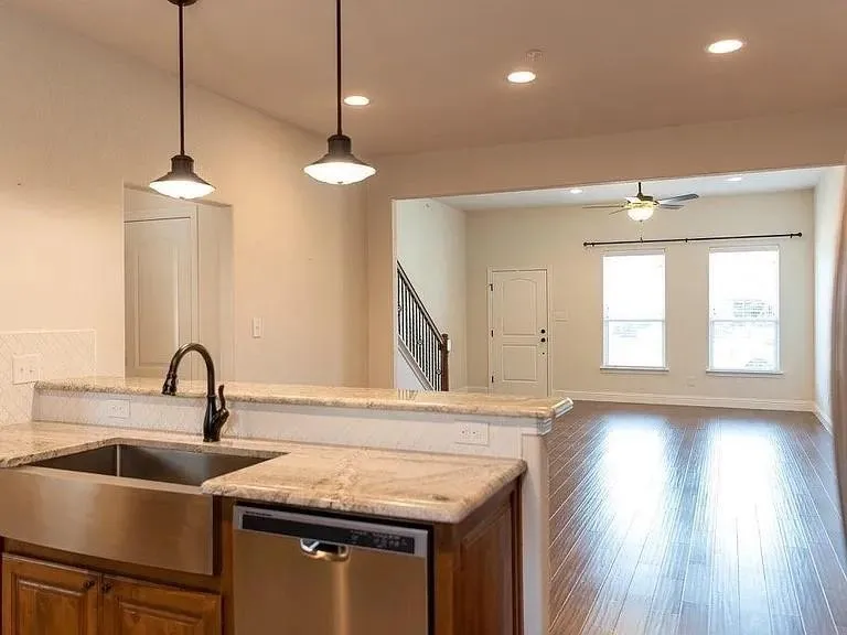321 Tinker Trail Burleson, TX 76028