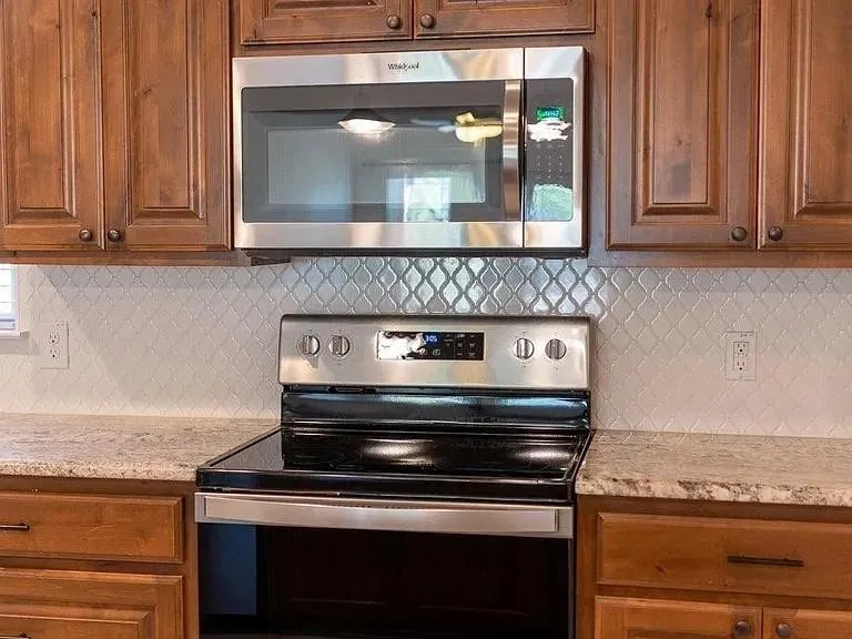321 Tinker Trail Burleson, TX 76028